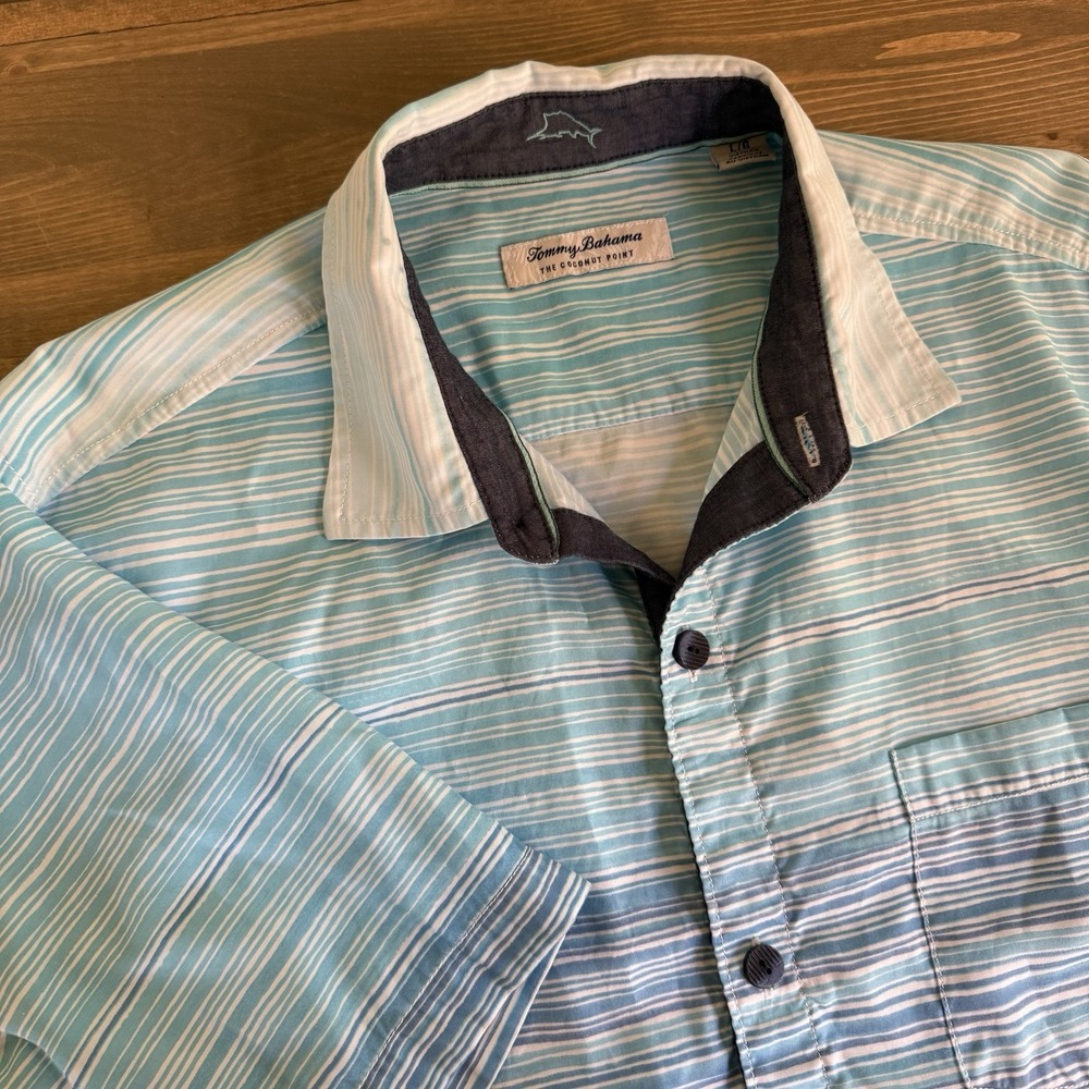 Tommy Bahama Men's Large Blue White Coconut Point Short Sleeve Button Up Shirt‎